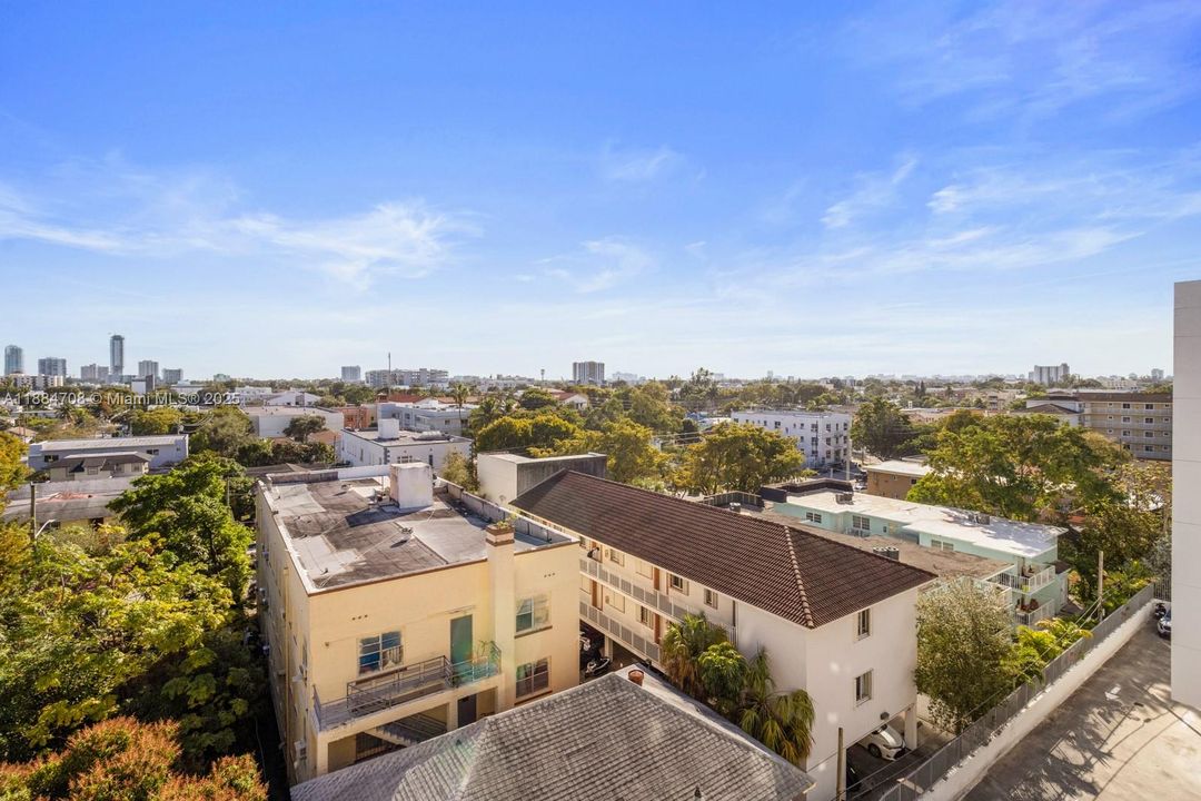 待售: $249,000 (1 贝兹, 1 浴室, 635 平方英尺)