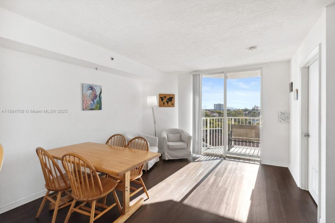 待售: $249,000 (1 贝兹, 1 浴室, 635 平方英尺)