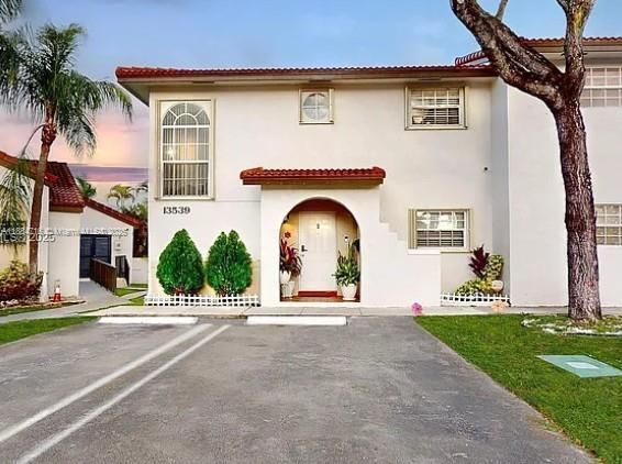 最近租的: $2,950 (3 贝兹, 2 浴室, 1340 平方英尺)