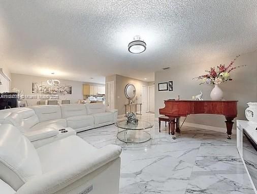 最近租的: $2,950 (3 贝兹, 2 浴室, 1340 平方英尺)