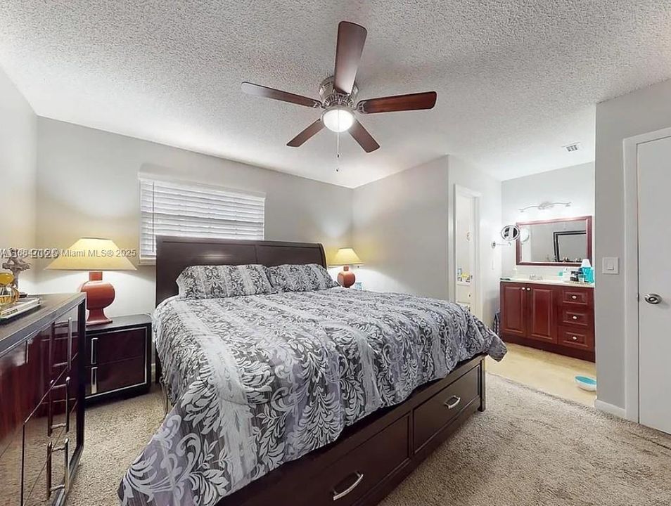 最近租的: $2,950 (3 贝兹, 2 浴室, 1340 平方英尺)