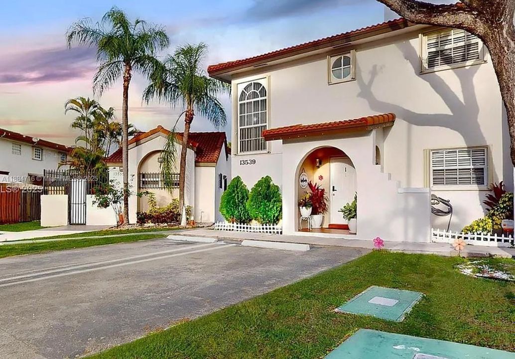 最近租的: $2,950 (3 贝兹, 2 浴室, 1340 平方英尺)