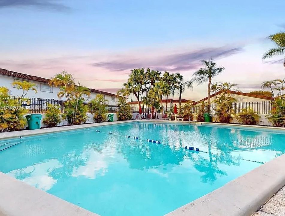 最近租的: $2,950 (3 贝兹, 2 浴室, 1340 平方英尺)