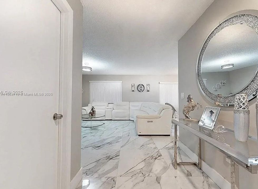 最近租的: $2,950 (3 贝兹, 2 浴室, 1340 平方英尺)