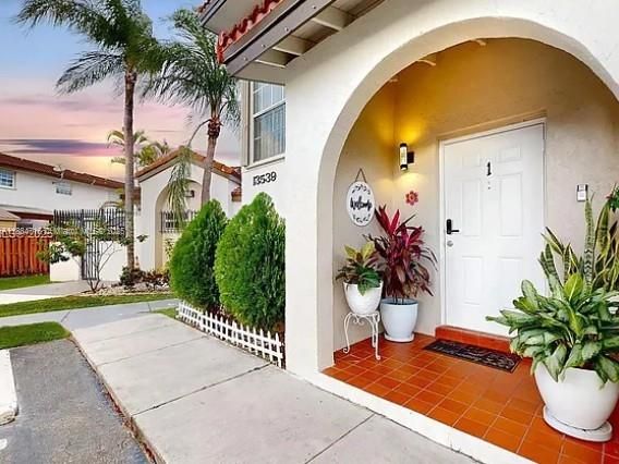 最近租的: $2,950 (3 贝兹, 2 浴室, 1340 平方英尺)