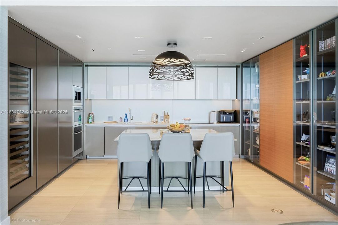 En Venta: $5,890,000 (4 camas, 5 baños, 3206 Pies cuadrados)