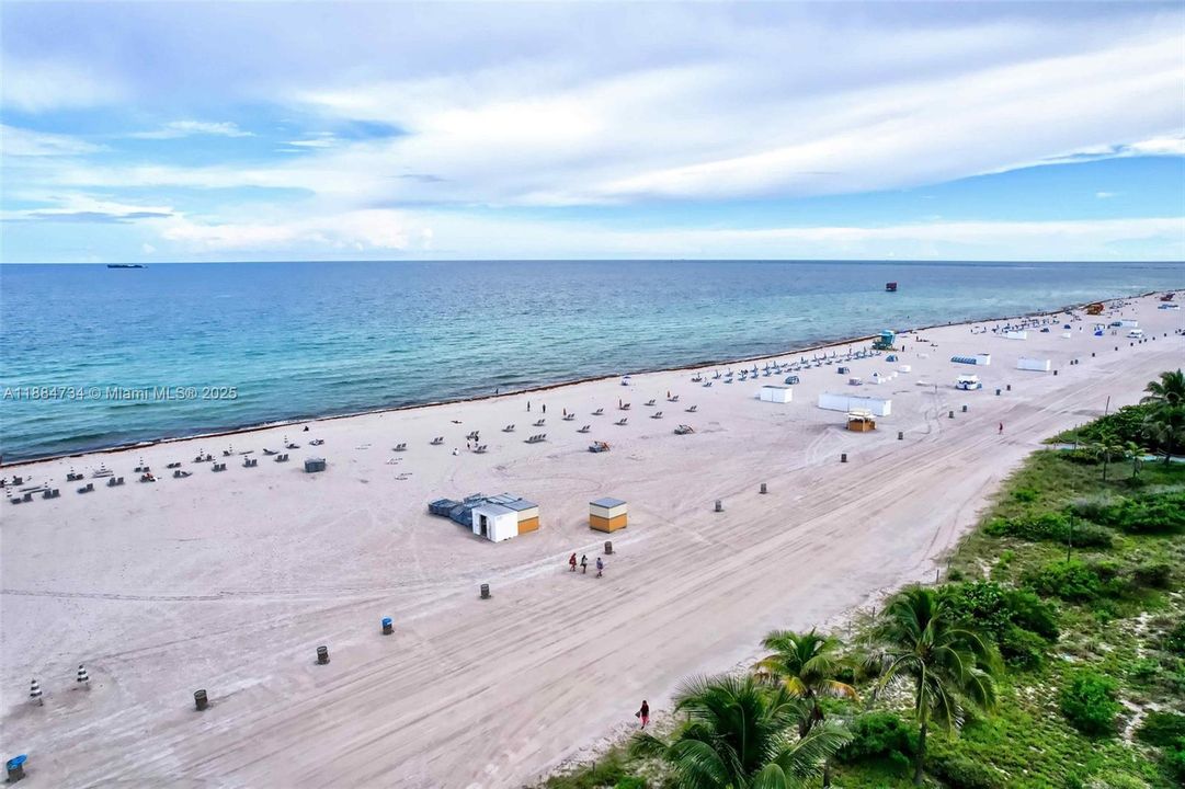 For Sale: $1,590,000 (2 beds, 2 baths, 1170 Square Feet)