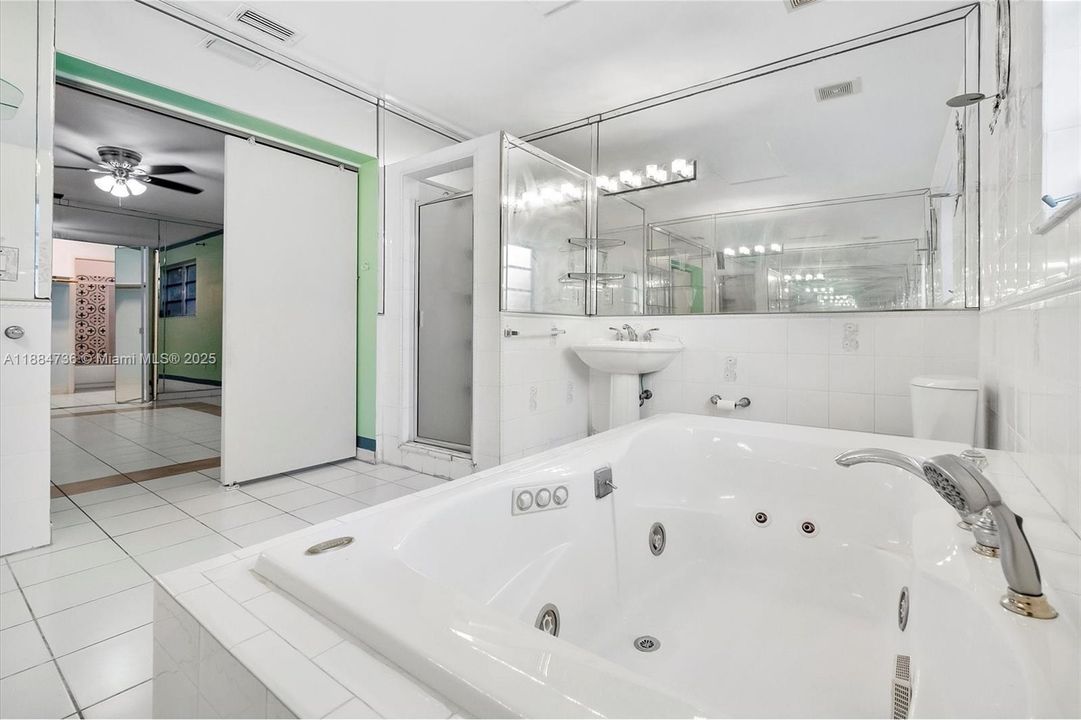 Недавно продано: $465,000 (3 спален, 3 ванн, 1356 Квадратных фут)