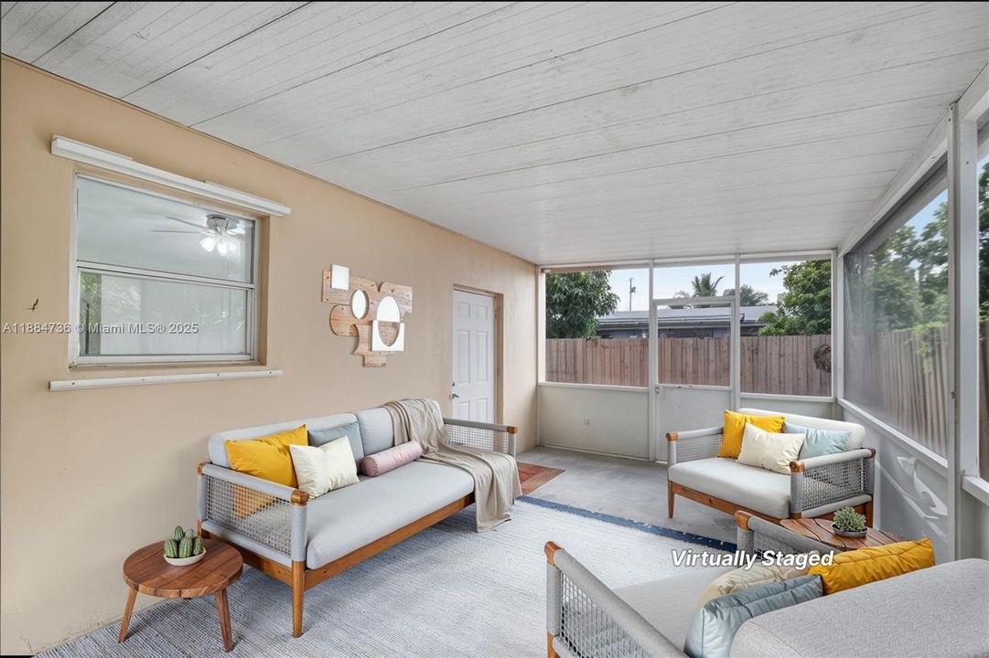 Недавно продано: $465,000 (3 спален, 3 ванн, 1356 Квадратных фут)