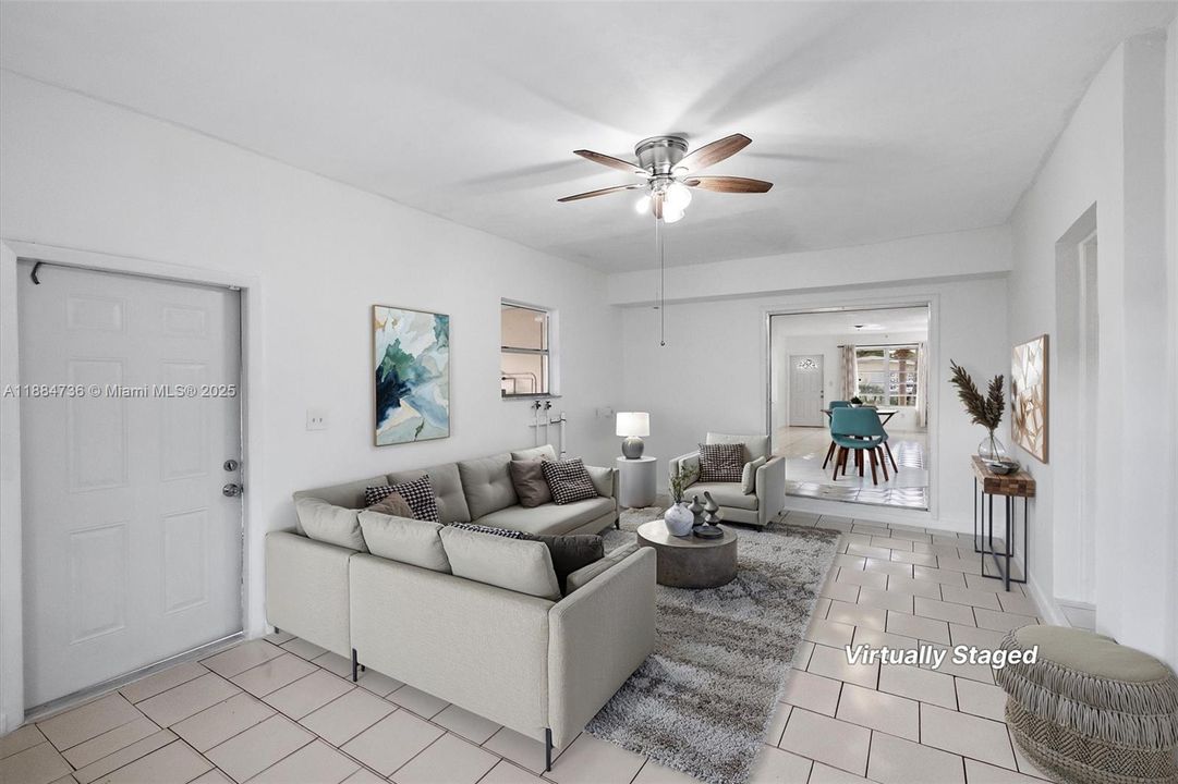 Недавно продано: $465,000 (3 спален, 3 ванн, 1356 Квадратных фут)