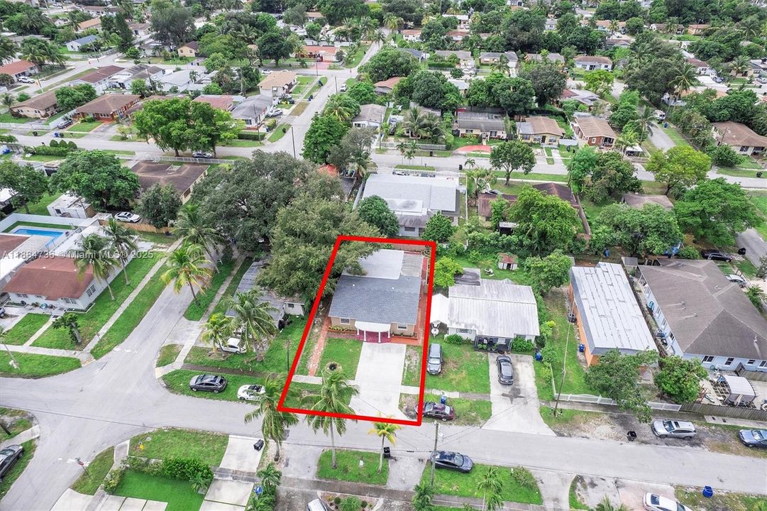 Недавно продано: $465,000 (3 спален, 3 ванн, 1356 Квадратных фут)