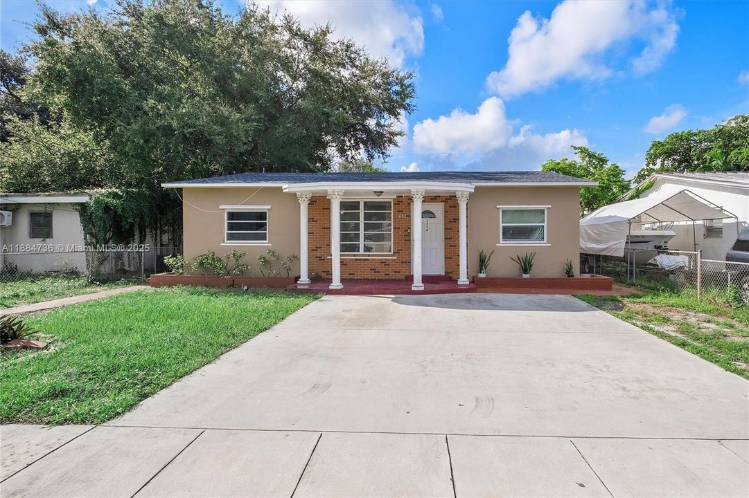 Недавно продано: $465,000 (3 спален, 3 ванн, 1356 Квадратных фут)