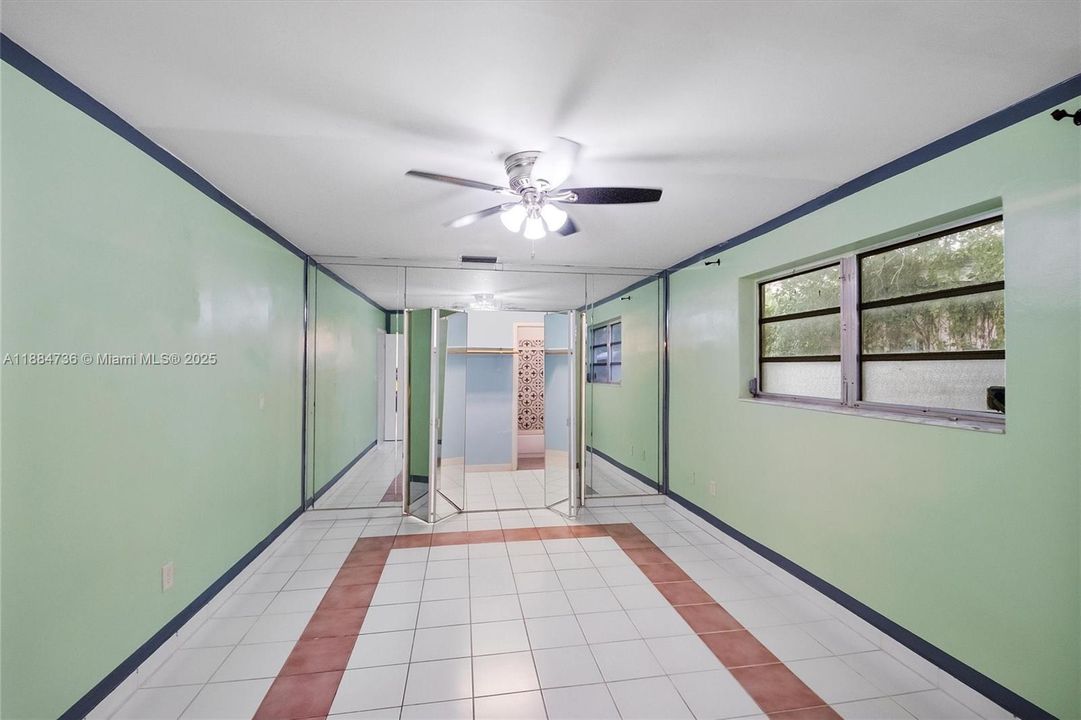 Недавно продано: $465,000 (3 спален, 3 ванн, 1356 Квадратных фут)