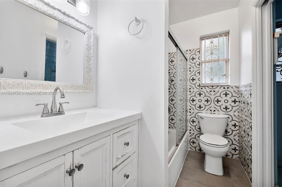 Недавно продано: $465,000 (3 спален, 3 ванн, 1356 Квадратных фут)