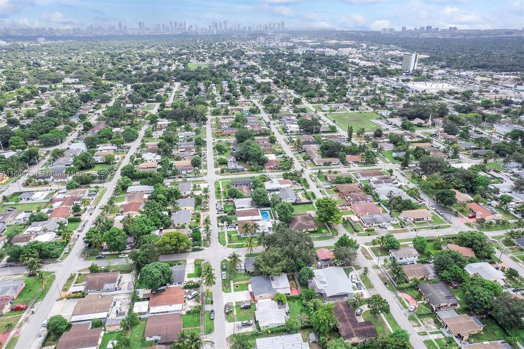 Недавно продано: $465,000 (3 спален, 3 ванн, 1356 Квадратных фут)