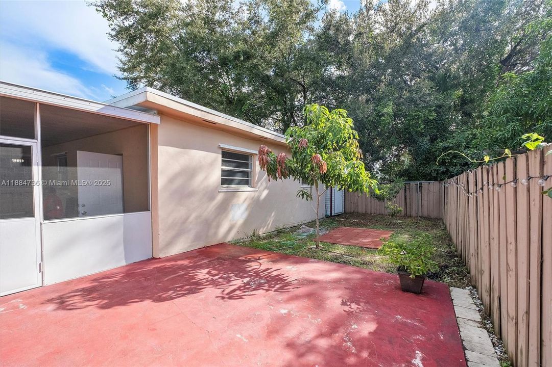 Недавно продано: $465,000 (3 спален, 3 ванн, 1356 Квадратных фут)