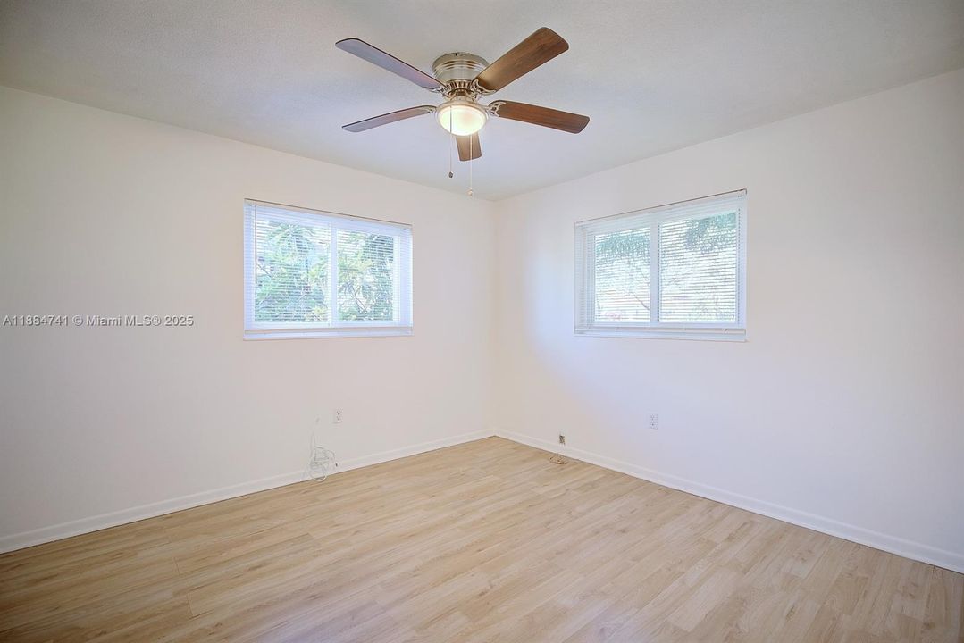 For Sale: $224,900 (3 beds, 2 baths, 1884 Square Feet)