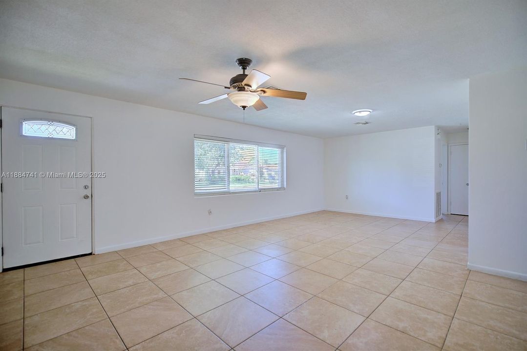 For Sale: $224,900 (3 beds, 2 baths, 1884 Square Feet)
