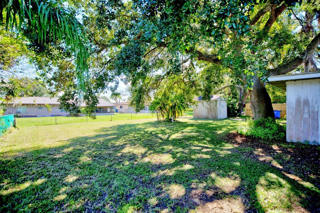 For Sale: $224,900 (3 beds, 2 baths, 1884 Square Feet)