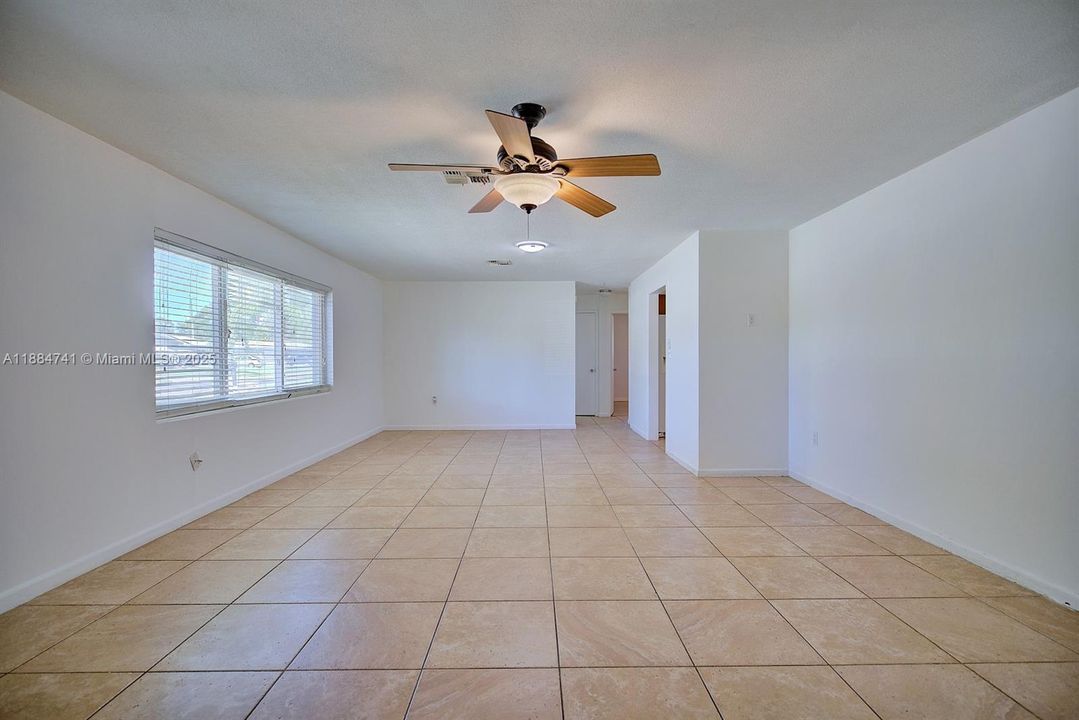 For Sale: $224,900 (3 beds, 2 baths, 1884 Square Feet)