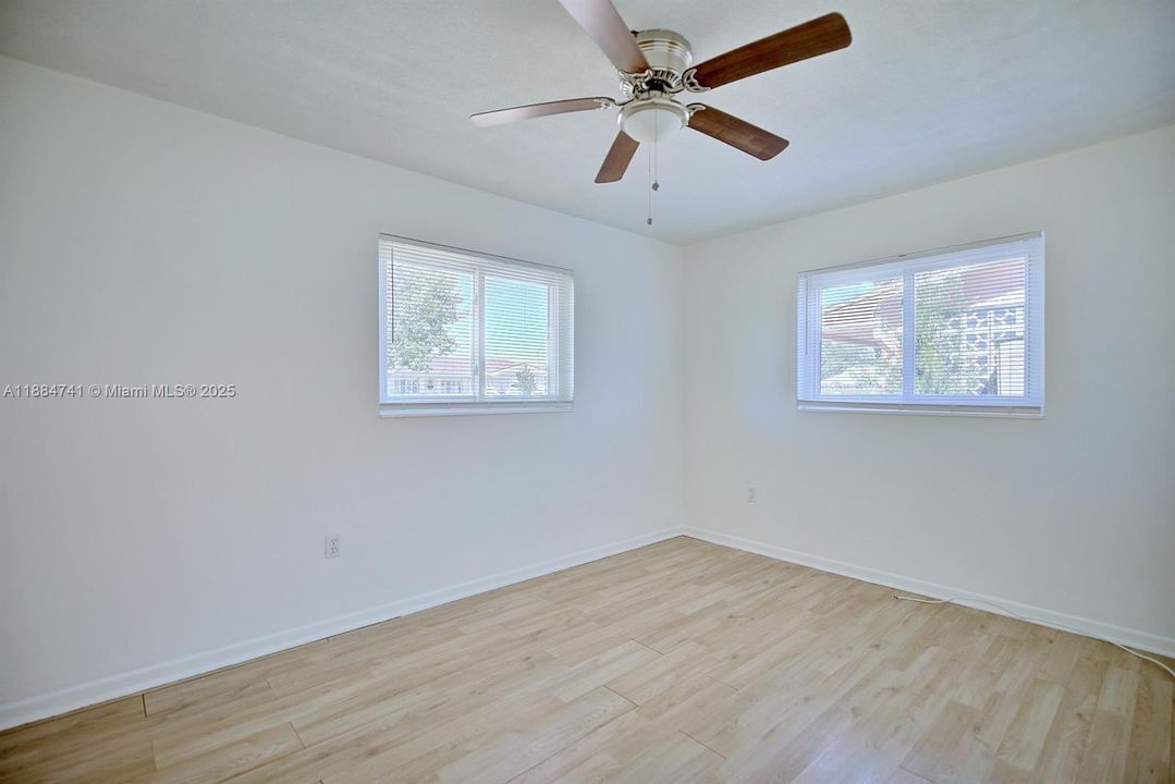 For Sale: $224,900 (3 beds, 2 baths, 1884 Square Feet)