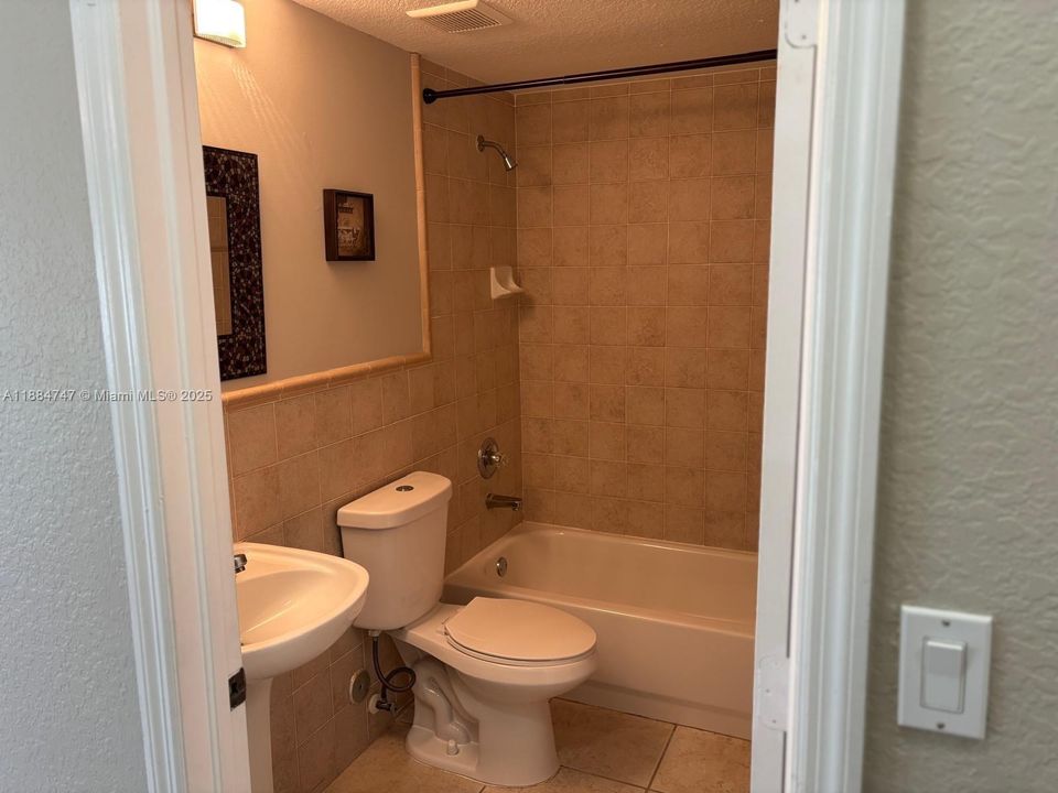 Active With Contract: $849,900 (4 beds, 4 baths, 3017 Square Feet)