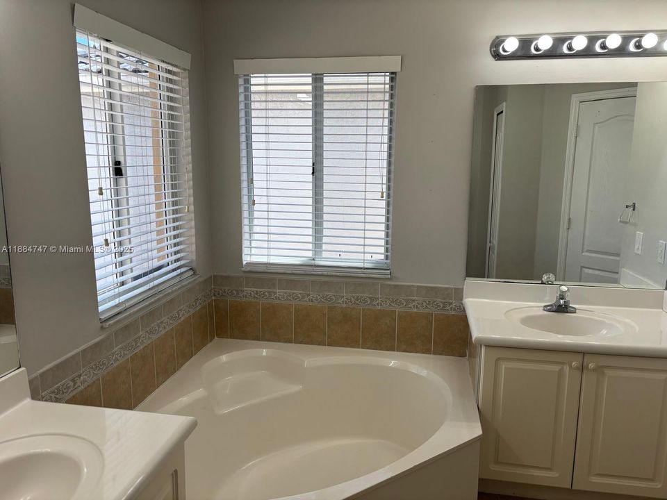 Active With Contract: $849,900 (4 beds, 4 baths, 3017 Square Feet)