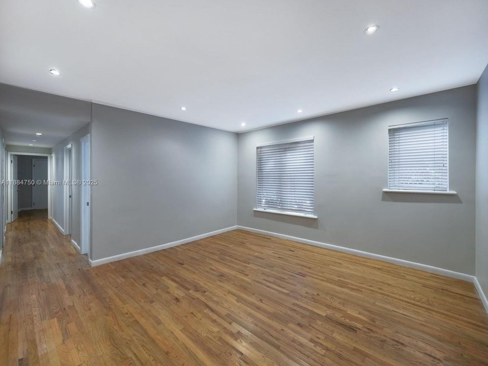 Activo con contrato: $474,900 (2 camas, 2 baños, 950 Pies cuadrados)