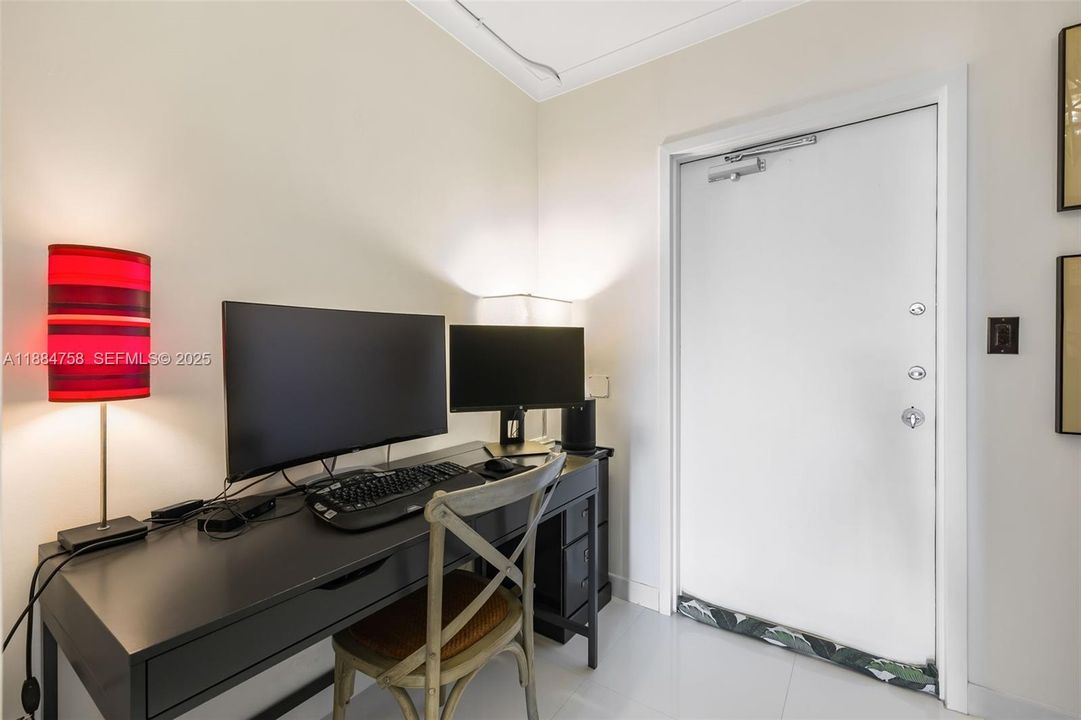 Activo con contrato: $1,180,000 (2 camas, 2 baños, 2115 Pies cuadrados)