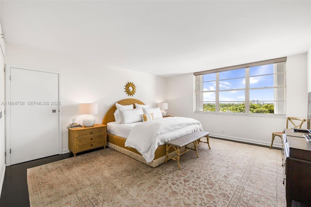 Activo con contrato: $1,180,000 (2 camas, 2 baños, 2115 Pies cuadrados)