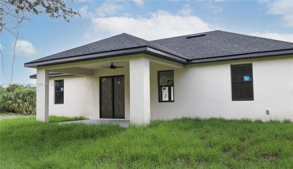 En Venta: $330,000 (3 camas, 2 baños, 1536 Pies cuadrados)