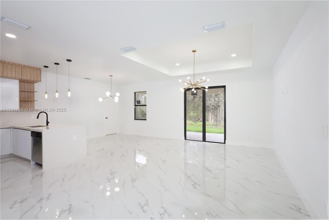 En Venta: $330,000 (3 camas, 2 baños, 1536 Pies cuadrados)