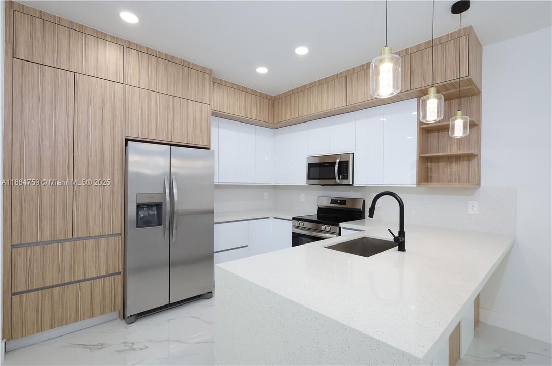 En Venta: $330,000 (3 camas, 2 baños, 1536 Pies cuadrados)