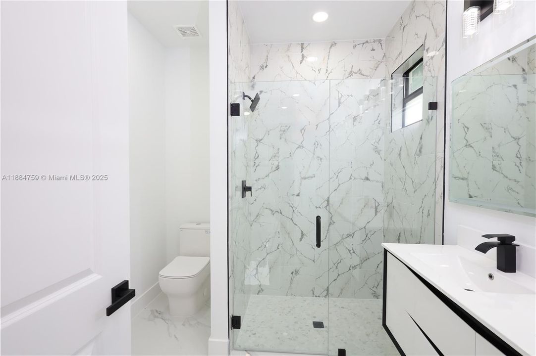 En Venta: $330,000 (3 camas, 2 baños, 1536 Pies cuadrados)