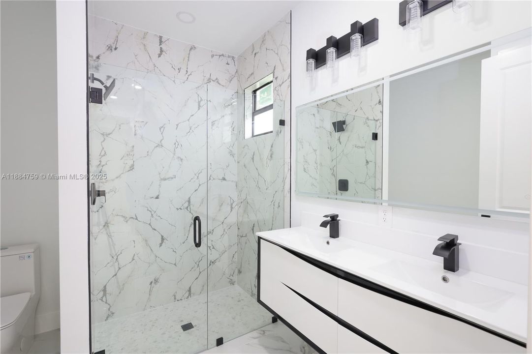 En Venta: $330,000 (3 camas, 2 baños, 1536 Pies cuadrados)