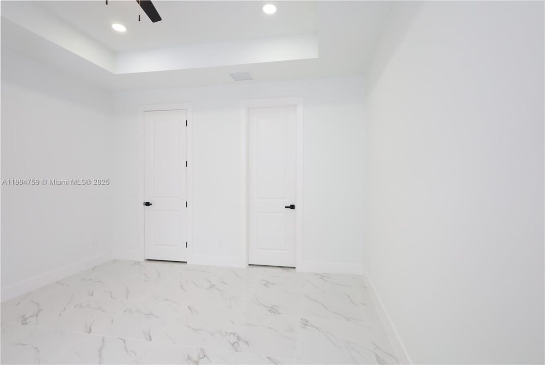 En Venta: $330,000 (3 camas, 2 baños, 1536 Pies cuadrados)