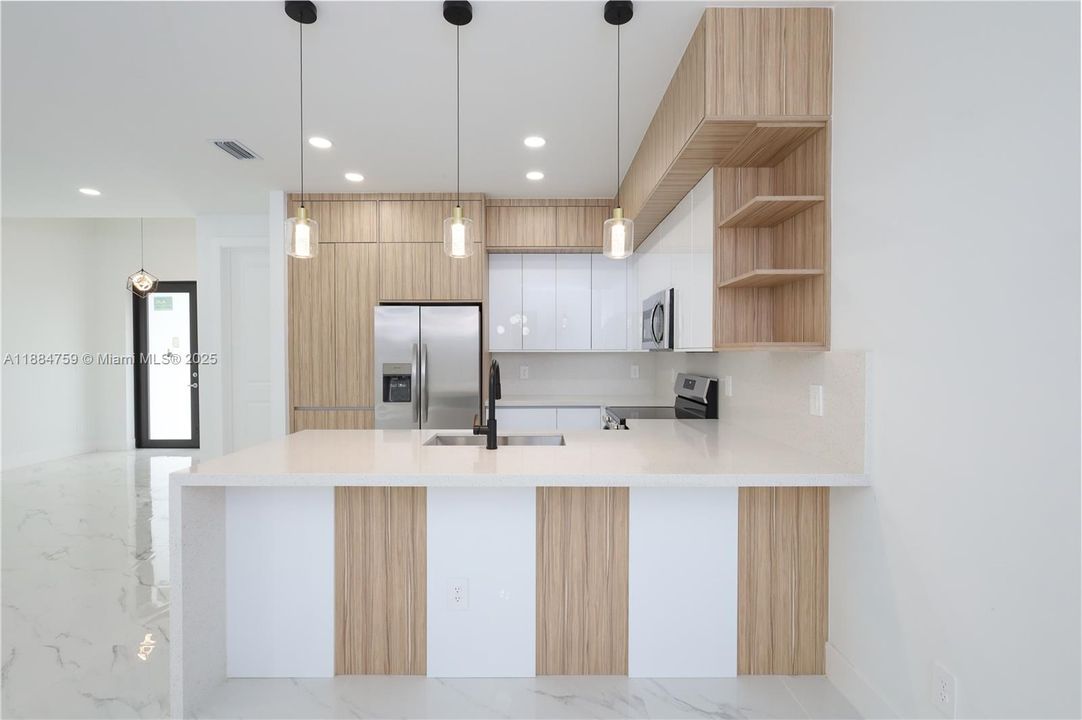 En Venta: $330,000 (3 camas, 2 baños, 1536 Pies cuadrados)