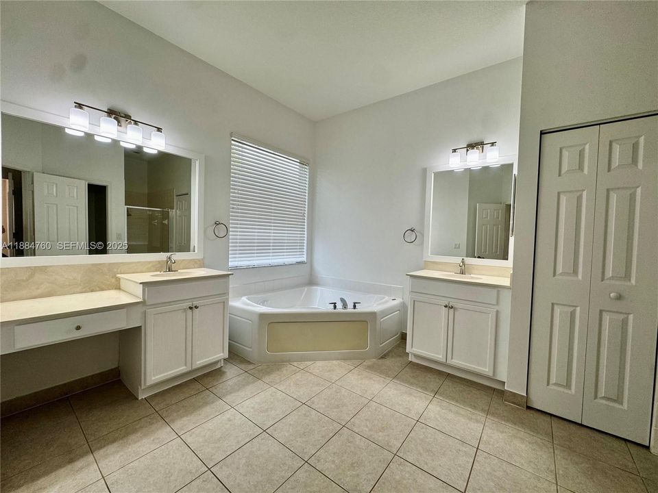 For Rent: $4,950 (4 beds, 3 baths, 2476 Square Feet)