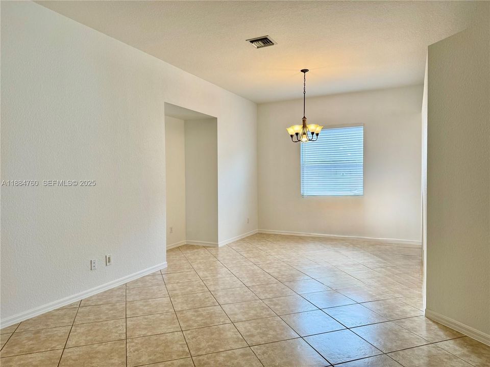 For Rent: $4,950 (4 beds, 3 baths, 2476 Square Feet)