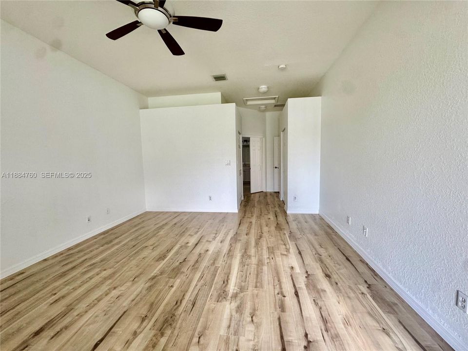 For Rent: $4,950 (4 beds, 3 baths, 2476 Square Feet)