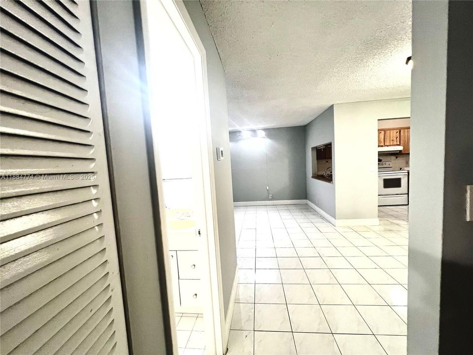 Activo con contrato: $1,800 (2 camas, 2 baños, 760 Pies cuadrados)