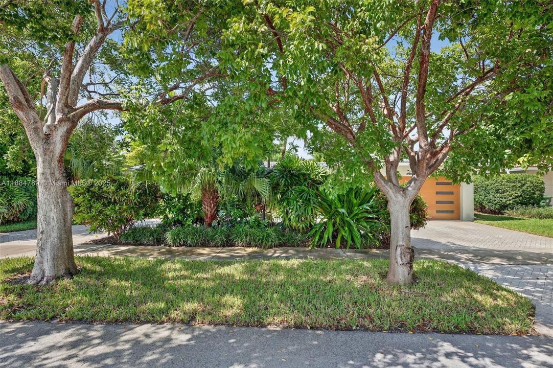 Recently Sold: $929,000 (3 beds, 2 baths, 1854 Square Feet)