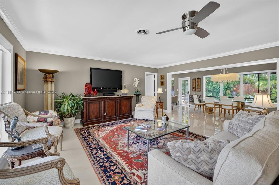 Recently Sold: $929,000 (3 beds, 2 baths, 1854 Square Feet)