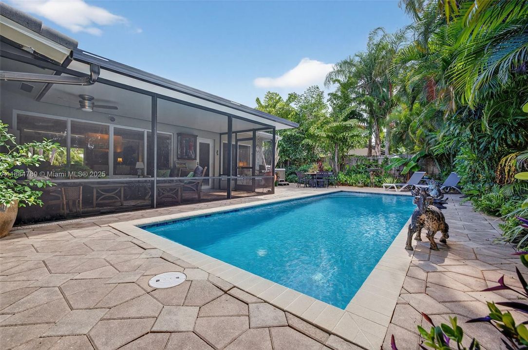 Recently Sold: $929,000 (3 beds, 2 baths, 1854 Square Feet)