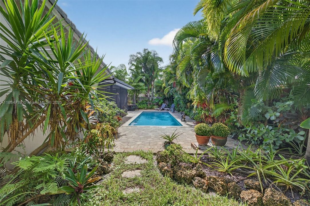 Recently Sold: $929,000 (3 beds, 2 baths, 1854 Square Feet)