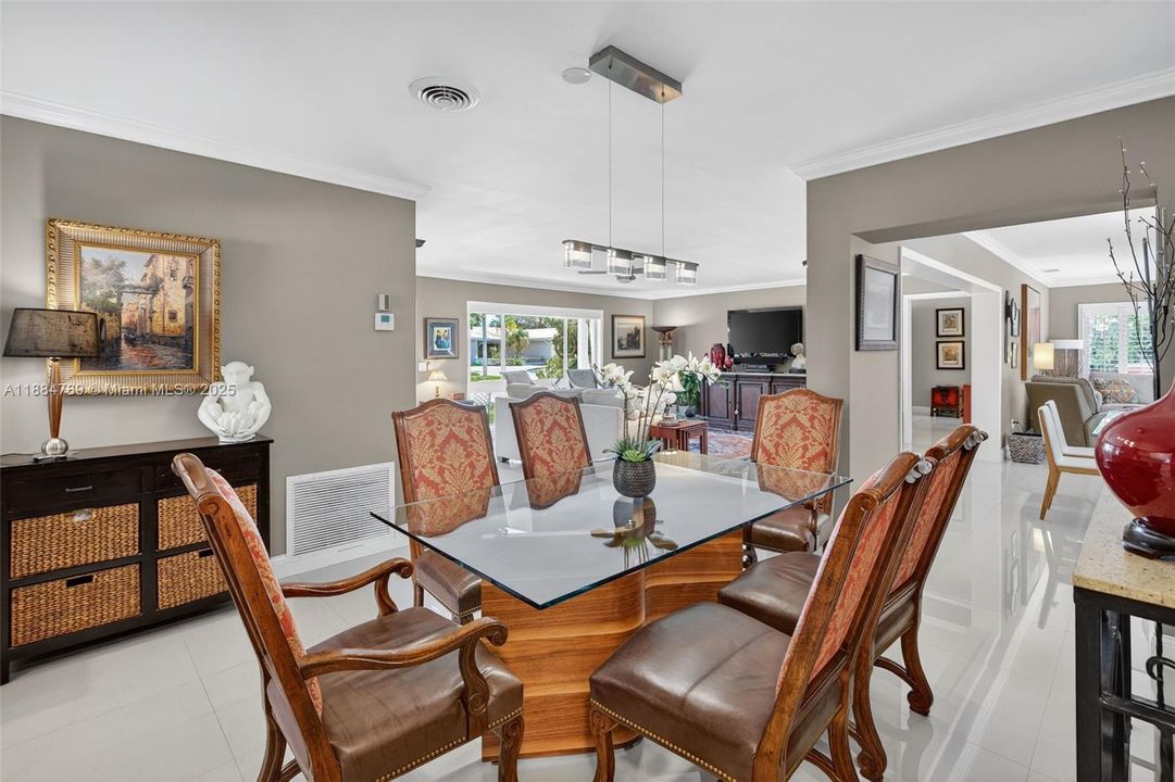 Recently Sold: $929,000 (3 beds, 2 baths, 1854 Square Feet)