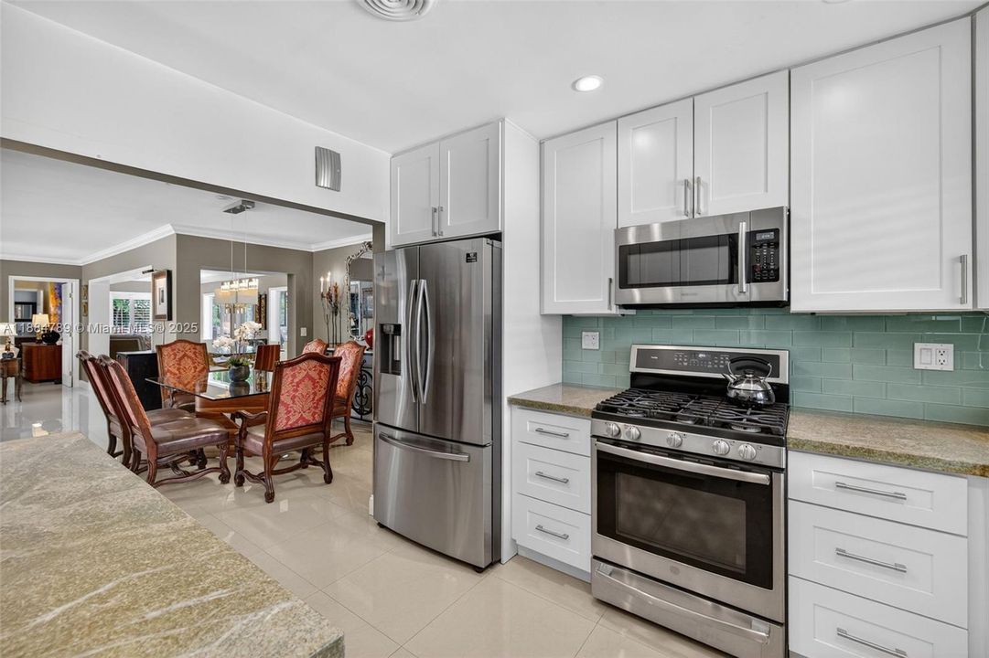 Recently Sold: $929,000 (3 beds, 2 baths, 1854 Square Feet)