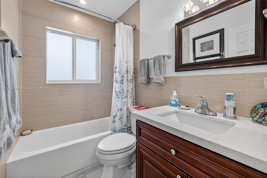 Recently Sold: $929,000 (3 beds, 2 baths, 1854 Square Feet)