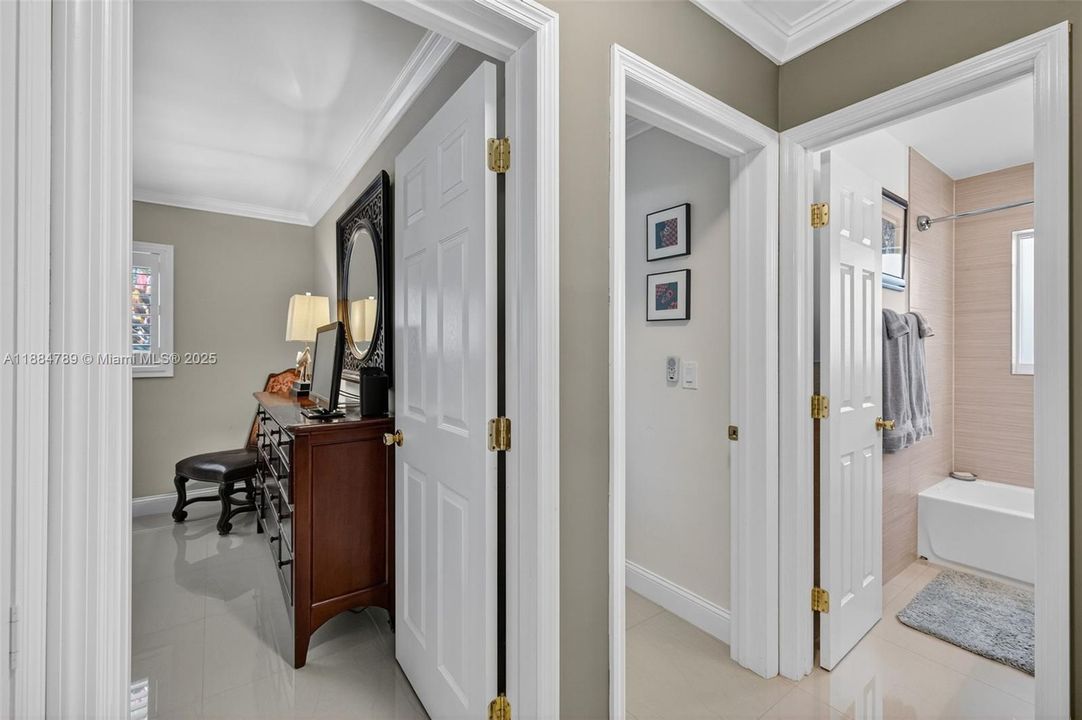 Recently Sold: $929,000 (3 beds, 2 baths, 1854 Square Feet)