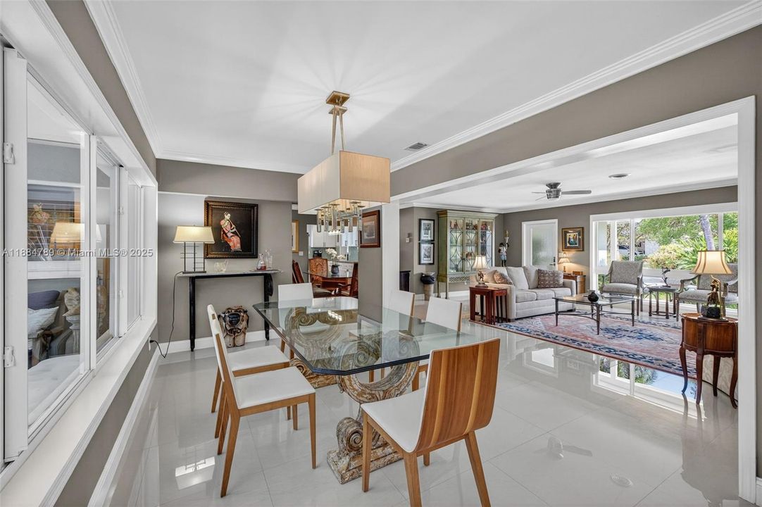 Recently Sold: $929,000 (3 beds, 2 baths, 1854 Square Feet)